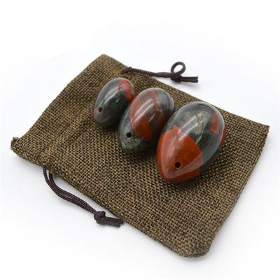 Pedra de Sangue Natural Yoni Massagem de Ovos Traje de Três Peças Para Mulheres Exercício de Kegel Característica Regional E Tema do Amor