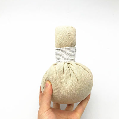 Propriedades curativas de ervas tailandesas com compressão natural de ervas