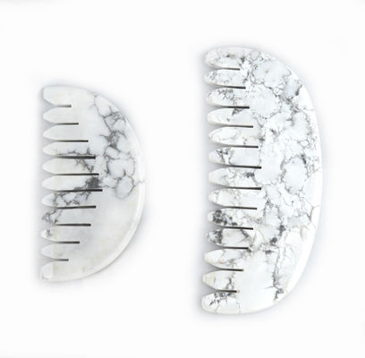 Alivie sem esforço a tensão do couro cabeludo com Natura White Turquoise Jade Hair Comb Gua Sha Tools