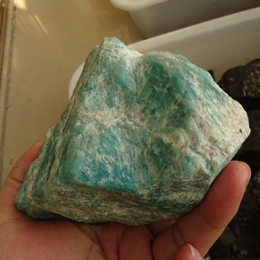Técnica esculpida Tipo de gelo Pedra cristalina Tianhe Natural Ornamentos de pedra crua para arte Colecionável
