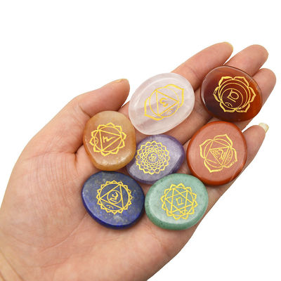 Gravado esculpido polido pedra de bolso de palma Reiki equilíbrio cristal de cura 7 chakra pedras conjuntos para o tema do amor
