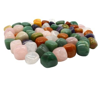 Gravação Tipo de escultura Mix gemas naturais Pedras caídas para cura roxa Reiki Cristal de joalheria e decoração residencial