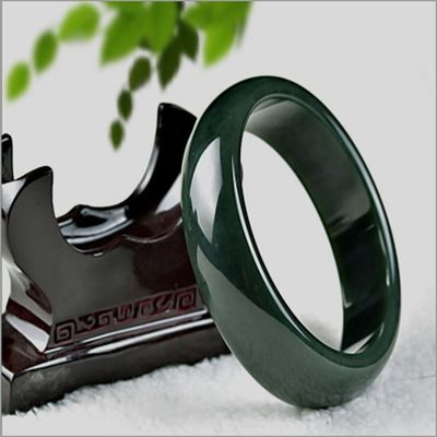 Pulseira de pulseira verde de jade heitiano polido com estilo chinês tradicional