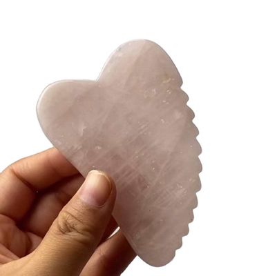 Ferramentas de massagem em forma de coração Rosa Quartz Gua Sha para massagem muscular eficaz