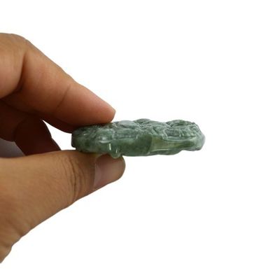 Jade Esmeralda Imortal Bodhisattva Dragon Pendant Necklace Ornamentos Figura tradicional chinesa com característica regional