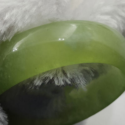 Características regionais Pedras preciosas naturais Verde Xiuyan Jade Bracelet para moda Boutique Joias Lady Bracelets