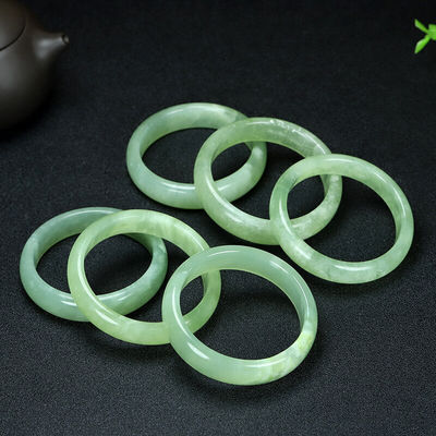 Características regionais Pedras preciosas naturais Verde Xiuyan Jade Bracelet para moda Boutique Joias Lady Bracelets