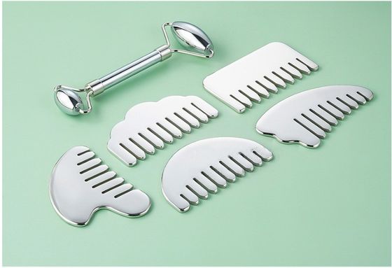 Ferro inoxidável Gua Sha Combinador de cabelo Forma do coração Ferramenta de massagem do couro cabeludo para equipamento de massagem da cabeça