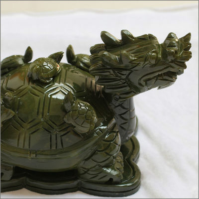 Característica regional Estatua de tartaruga-dragão de pedra verde de jade com aceitação OEM ODM
