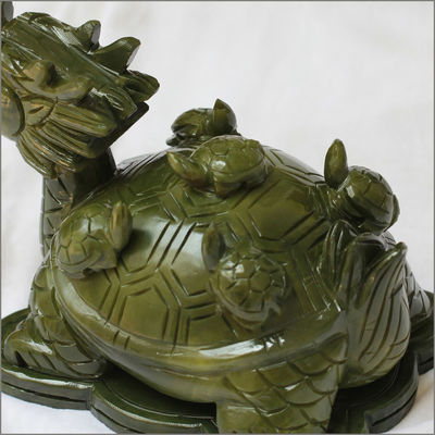 Característica regional Estatua de tartaruga-dragão de pedra verde de jade com aceitação OEM ODM