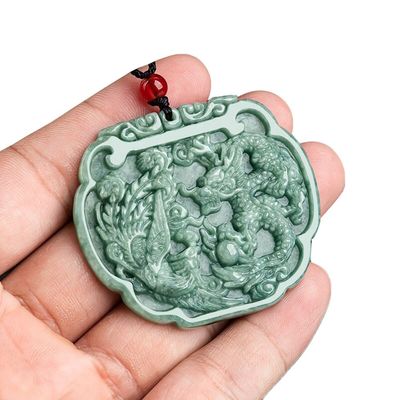 Temática de amor Pendente de colar de jadeite natural em estilo Feng Shui com dragão auspicioso e fênix