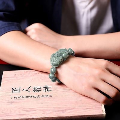 Pulseira de jadeite esculpida óleo verde Pixiu Homens e mulheres Pulseiras de charme Acessórios Anel de aniversário 13mm Diâmetro de contas