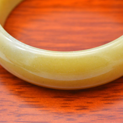 Descubra a beleza natural das pulseiras de jade hetian para mulheres de aliviar a fadiga e desobstruir os músculos tema Feng Shui