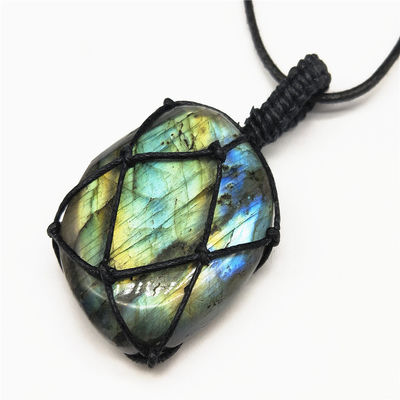 Colar de pedra lunar com pendente de jade esculpido irregular pendentes de charme lunar de tricô e design