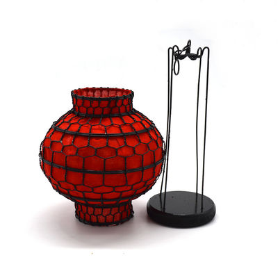 Lanternas de Natal coloridas de tecido de ferro vermelho em estilo Feng Shui para um ambiente festivo