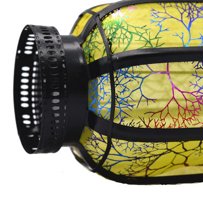 Lanterna de Produto Chinês Amarelo 26cm Comprimento Diâmetro 13cm Ferro Metálico Ideal para Festivais