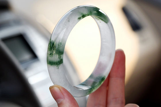50-62mm Outro Pulseira de Jade de Flor Flutuante de Jade de Esmeralda Natural