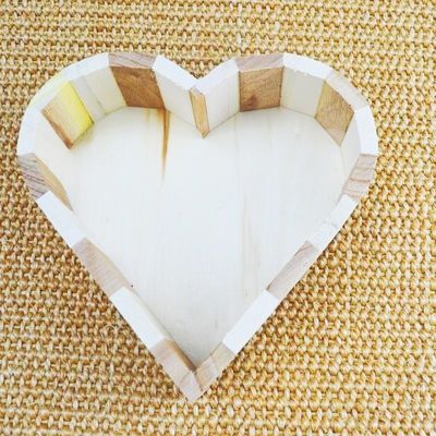 Equipamento de limpeza corporal de madeira natural de forma de amor conjunto de banho para experiência de spa