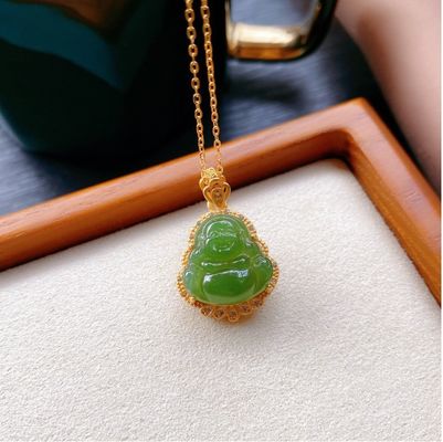 925 Prata incrustada Nefrita Verde Jade Rindo Buda Colar Pendente com Pedras de Cristal e Dimensão Pequena
