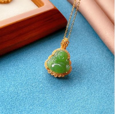 925 Prata incrustada Nefrita Verde Jade Rindo Buda Colar Pendente com Pedras de Cristal e Dimensão Pequena