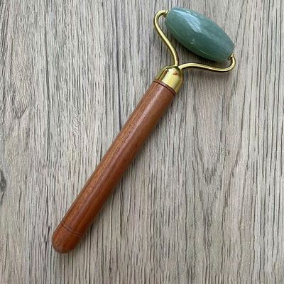 Ferramenta de massagem de jade com alça de madeira para logotipo personalizado disponível