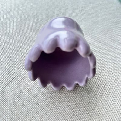 2024 Forma de flor púrpura Cerâmica chinesa Gua Sha Escrava Massagista Massagem corporal Equipamento de massagem para cuidados de saúde e relaxamento