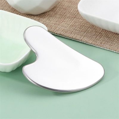 Logotipo personalizado Ferramenta de cuidados com a pele de aço inoxidável Quadro Gua Sha em forma de coração para elevação facial Massagista de metal
