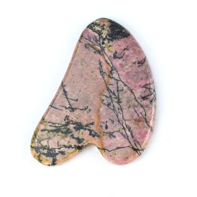 Função de massagem muscular Forma natural do coração Pedra de rodonita Gua Sha Tabela de raspagem para beleza facial e corpo Cuidados de saúde da pele Spa
