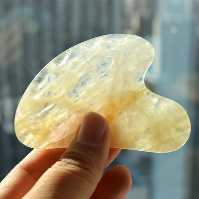 Tabela de raspagem natural de forma de coração amarelo citrino Gua Sha para instrumento de massagem facial e corporal