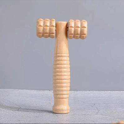 Logotipo personalizado DisponívelD madeira marrom Double Roller Massage Stick para auto-cuidado da saúde e tratamento manual Guasha corpo