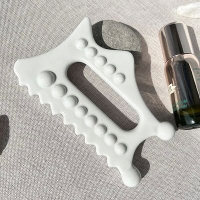 Ferramenta de massagem Gua Sha personalizável Quadro de pedra Guasha cremoso para raspagem de tecidos moles nas pernas traseiras Braços Pescoço Ombro SPA