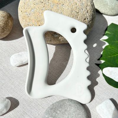 Ferramenta de massagem de Gua Sha em cerâmica para drenagem linfática Jawline Sculptor Body Massager Ferramentas de cuidados com a pele Guasha Função Cerâmica