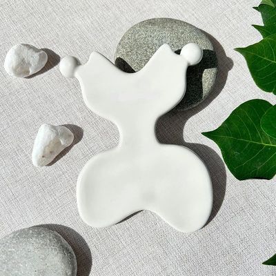 Ferramenta de massagem de Gua Sha em cerâmica para drenagem linfática Jawline Sculptor Body Massager Ferramentas de cuidados com a pele Guasha Função Cerâmica