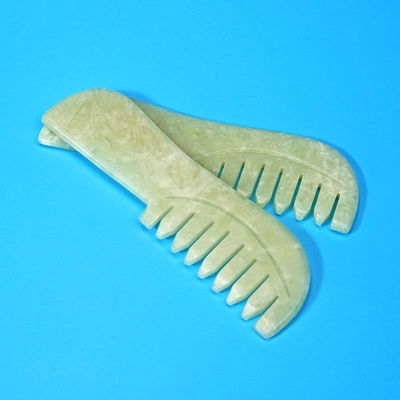 Forneça Green Scraping Jade Gua Sha Stone Massage Facial Guasha Comb Tools Xiuyu Comb com logotipo personalizado Disponível