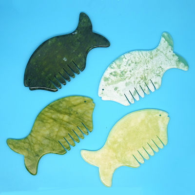 2024 Peixe Forma Natural Xiuyan Jade Gua Sha Scalp Massagem Peite Cabeça Guasha Massagista para Equipamento de Massagem Cabeça Amarelo