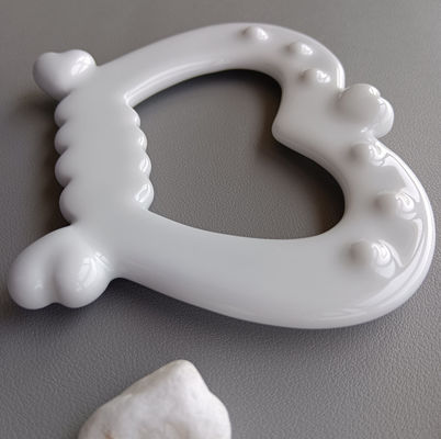 Experimente os benefícios do logotipo personalizado de cerâmica Gua Sha Stone para massagem muscular