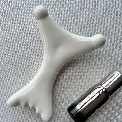 Logotipo personalizado Disponível Massagista de músculos do corpo Ferramenta de massagem Gua Sha Cerâmica para autocuidado da pele