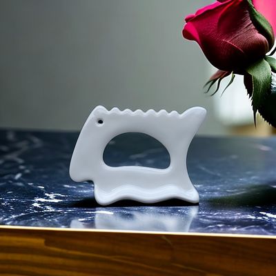 Quadro de raspagem de ferramentas faciais Gua Sha de cerâmica para design popular Guasha Massager de corpo de barro branco