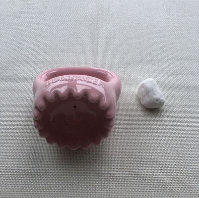 Equipamento de massagem corporal Casa de cerâmica Cor rosa Gua Sha Ferramenta de massagem do couro cabeludo com alça e spa Massagista de beleza relaxante