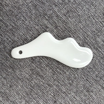 Logotipo personalizado Disponível em forma de nuvem Cerâmica Gua Sha Stone para elevação facial Equipamento de beleza