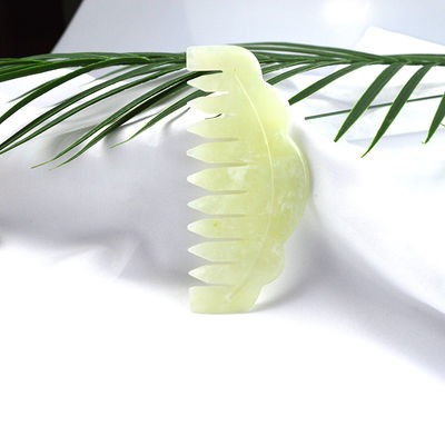Xiuyan Jade Massage Comb 9.2cm*4.6cm Tamanho Verde claro Cor promove a circulação sanguínea e melhora o sono
