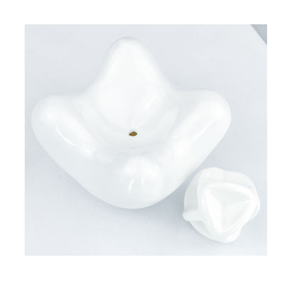 Experimente o poder curativo tradicional da ferramenta facial de cerâmica Gua Sha para relaxar o corpo