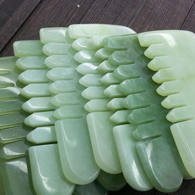 Peiteador de cabelo portátil Abarke Pedra de Jade Natural Gua Sha Massagem Facial Peiteador de cabelo com seis dentes Massagista de cabeça