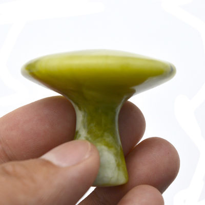 Propriedades do massagista Fungos verdes em forma de jade raspando Gua Sha Ferramenta para massagem corporal e beleza
