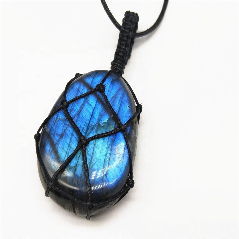Colar de pedra lunar com pendente de jade esculpido irregular pendentes de charme lunar de tricô e design