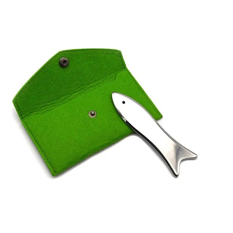 2024 Peixe quente em forma de raspador de aço inoxidável Massagem facial portátil Gua Sha Ferramenta para lifting facial e rejuvenescimento da pele