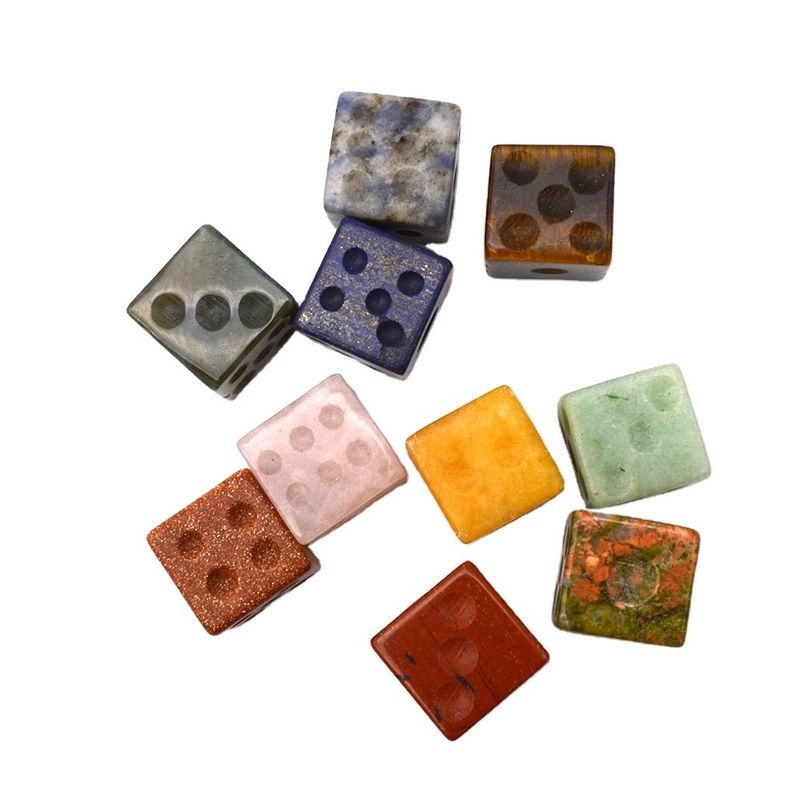 Coloque as mãos em Gemstone 15mm Cube Dice Um must-have para qualquer entusiasta de jogos