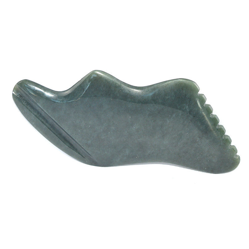 Forma de relâmpago verde escuro Nefrita natural Hetian Jade Gua Sha Massage Tool para Custom Logo Self Skin Health Care Spa
