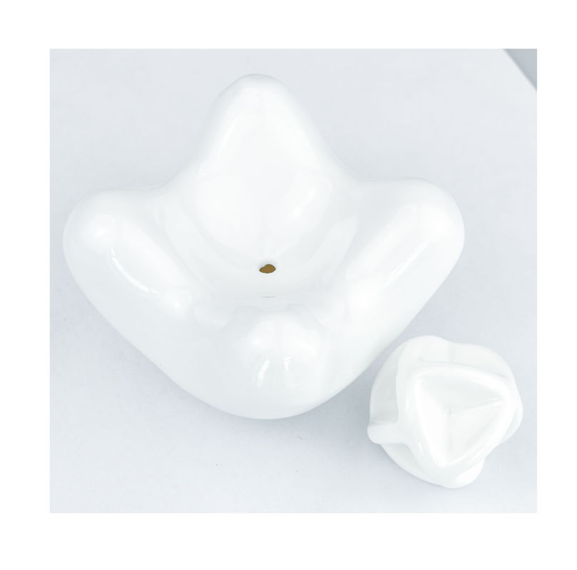 Experimente o poder curativo tradicional da ferramenta facial de cerâmica Gua Sha para relaxar o corpo